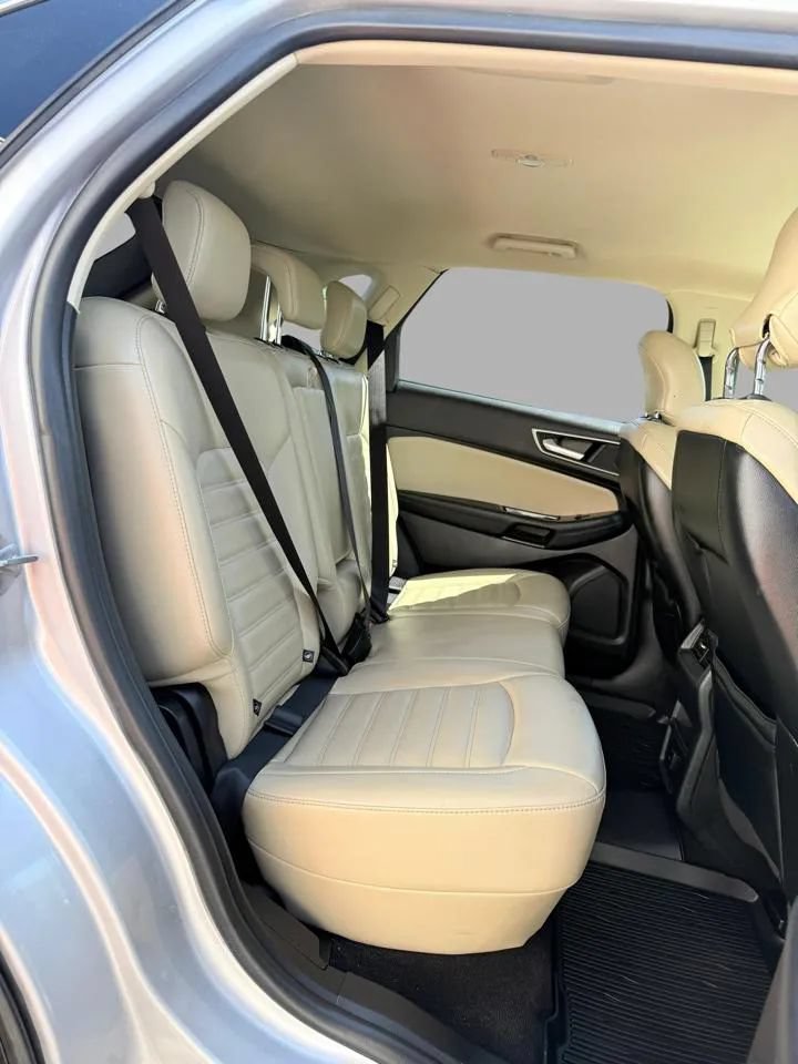 Used 2019 Ford Edge SEL w/ Equipment Group 201A FWD image 30