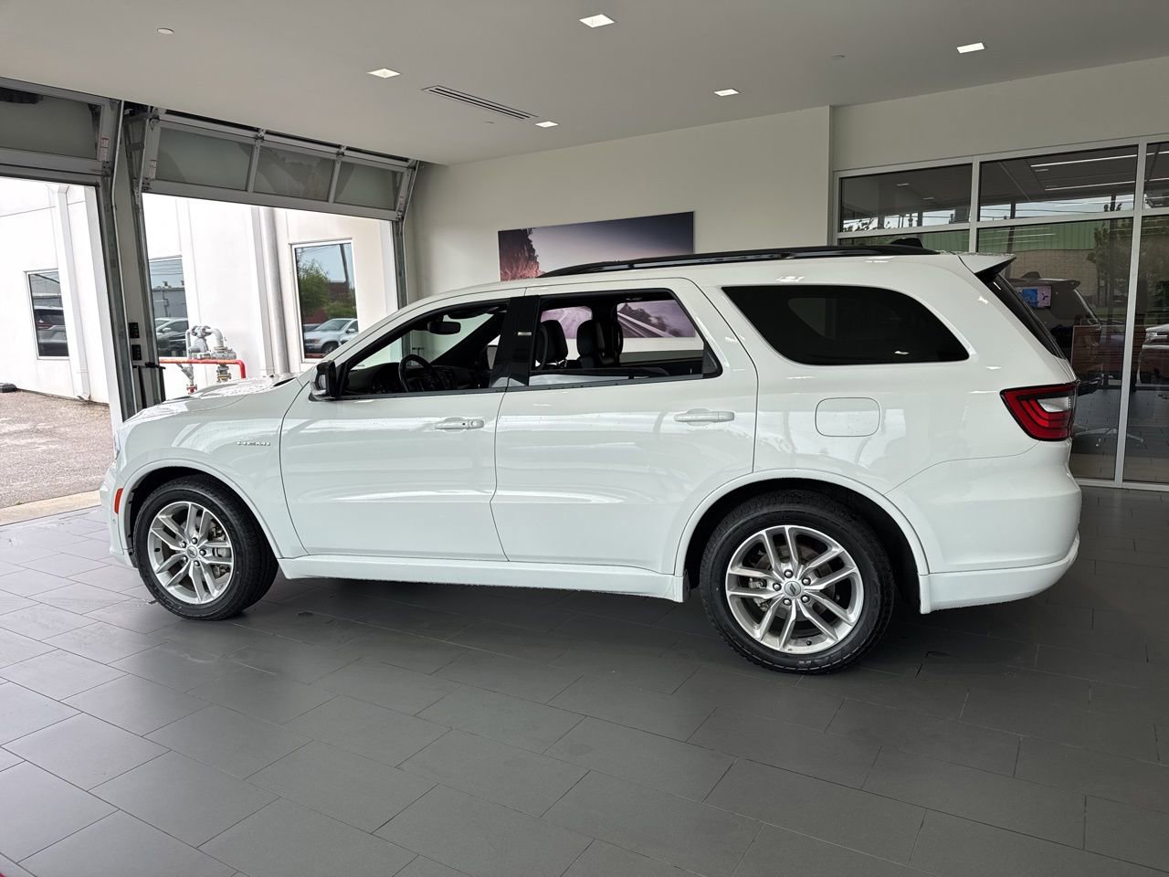 Used 2023 Dodge Durango R/T AWD/4WD image 5