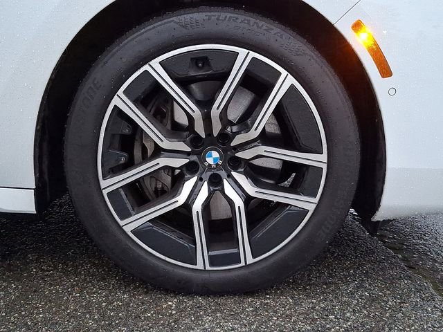 Used 2025 BMW 740i xDrive AWD/4WD image 9