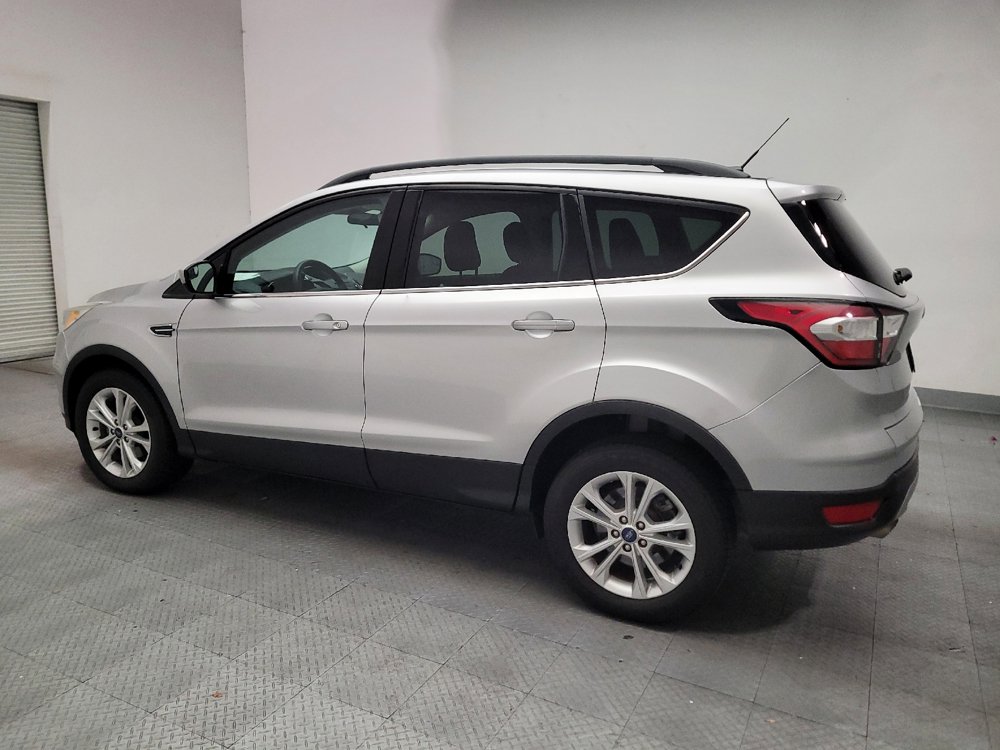 Used 2018 Ford Escape SE FWD image 3