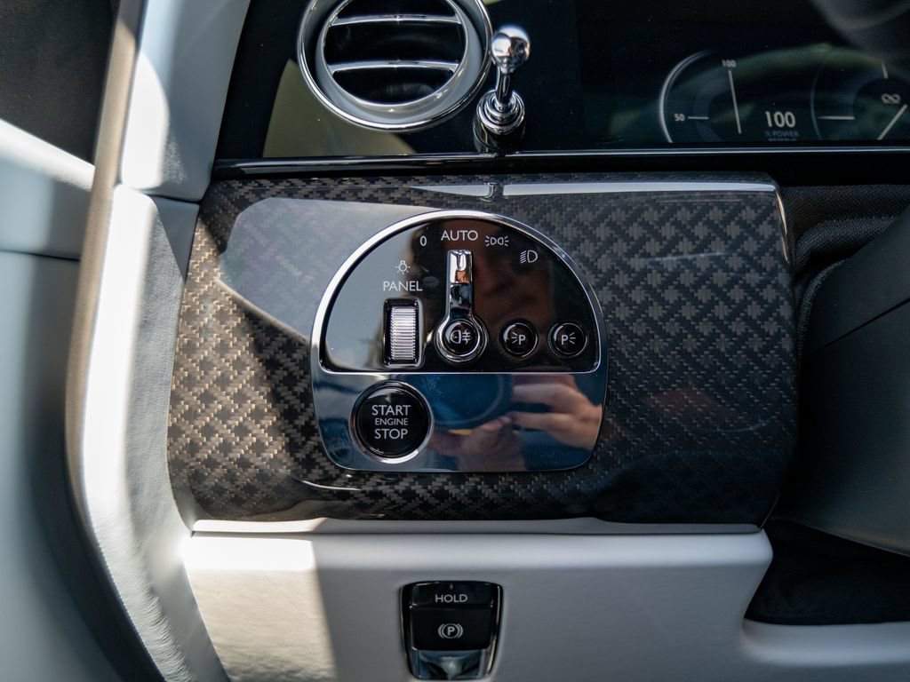 New 2027 Rolls-Royce Cullinan Black Badge AWD/4WD image 21
