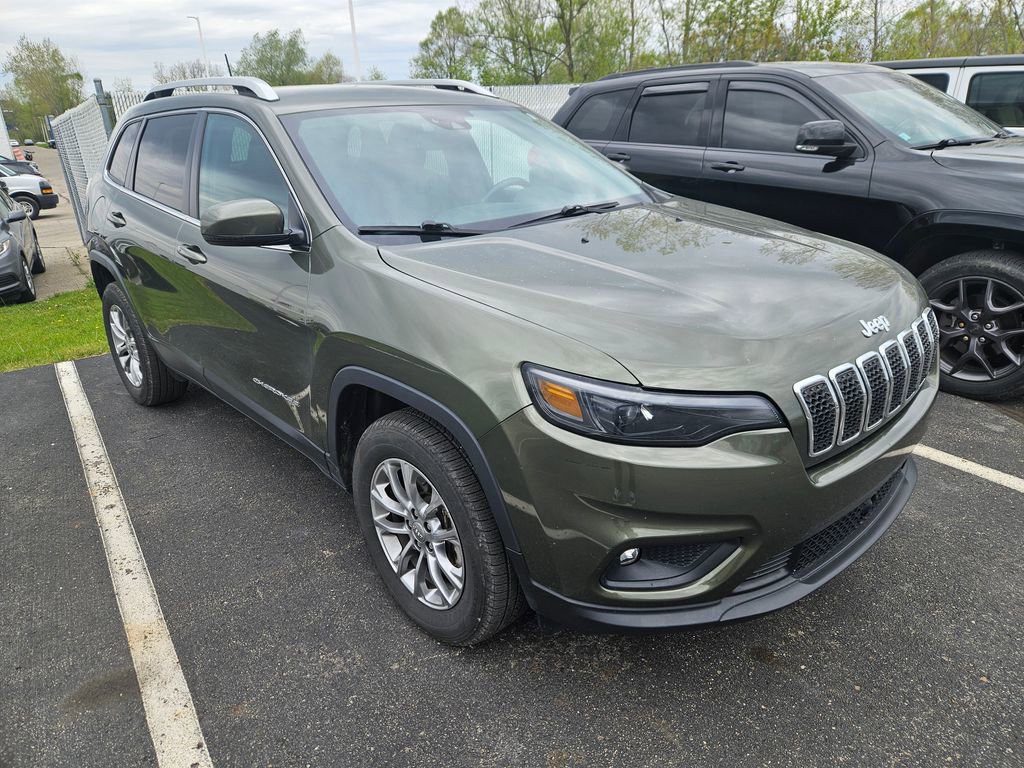 Used 2021 Jeep Cherokee Latitude Lux w/ Comfort/Convenience Group AWD/4WD image 3