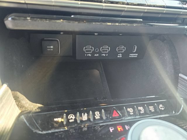 Used 2022 Jeep Wagoneer Series III w/ Premium Group I AWD/4WD image 22