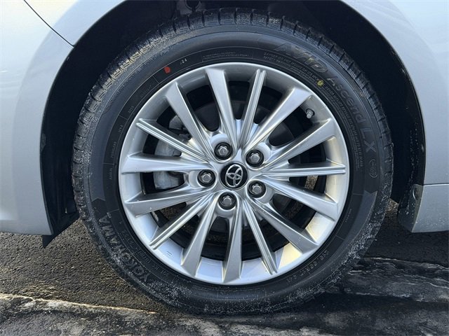 Used 2018 Toyota Avalon Limited image 11