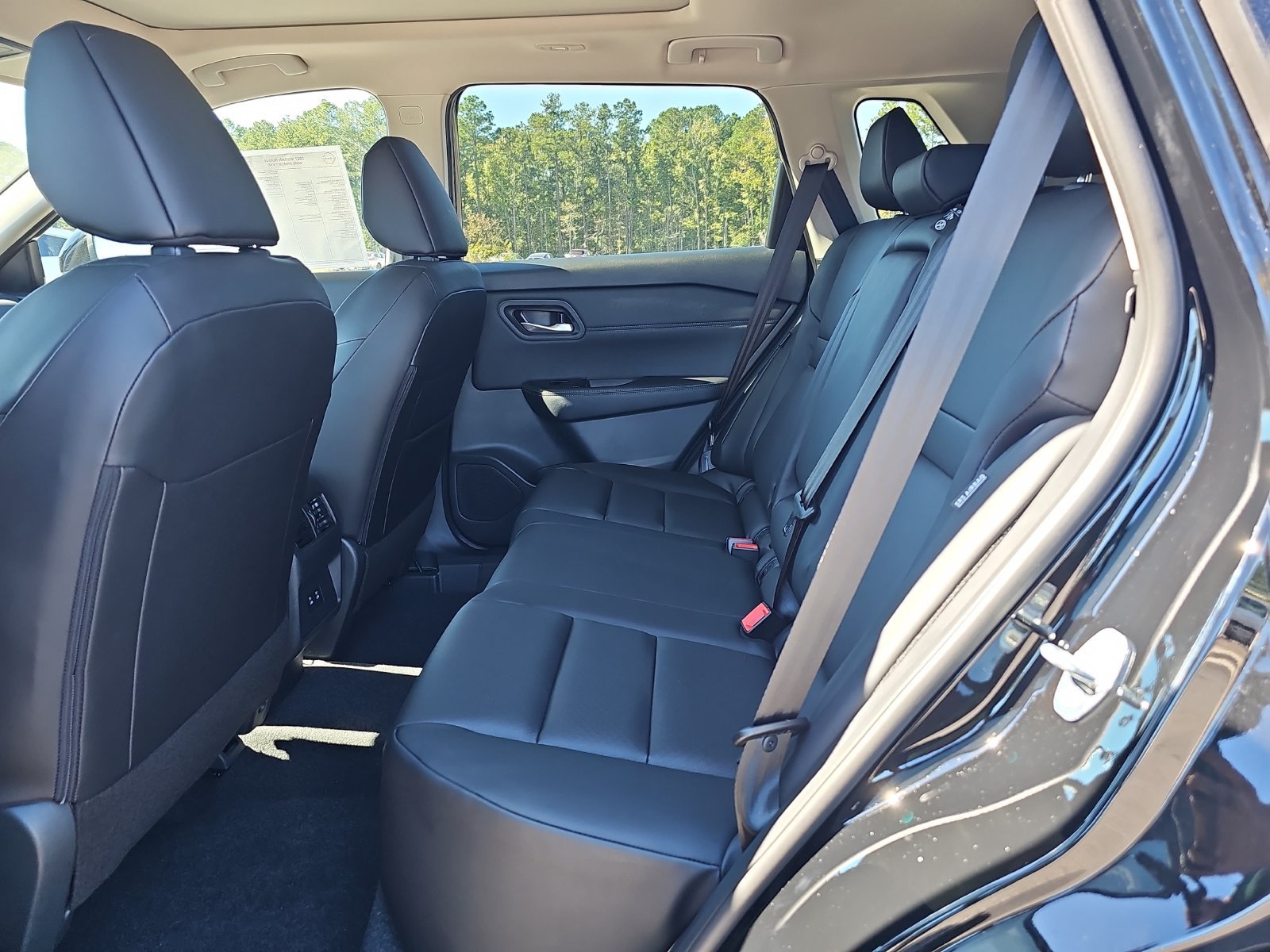 New 2027 Nissan Rogue Dark Armor FWD image 18