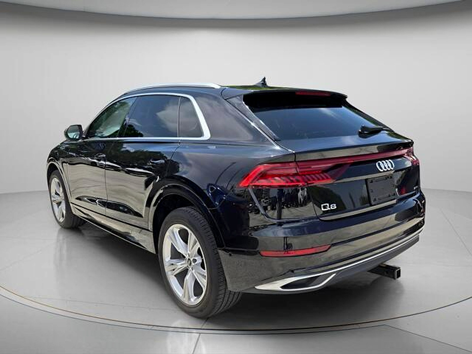 Used 2023 Audi Q8 Premium w/ Convenience Package AWD/4WD image 7