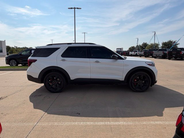 Used 2024 Ford Explorer ST w/ Equipment Group 401A AWD/4WD image 2