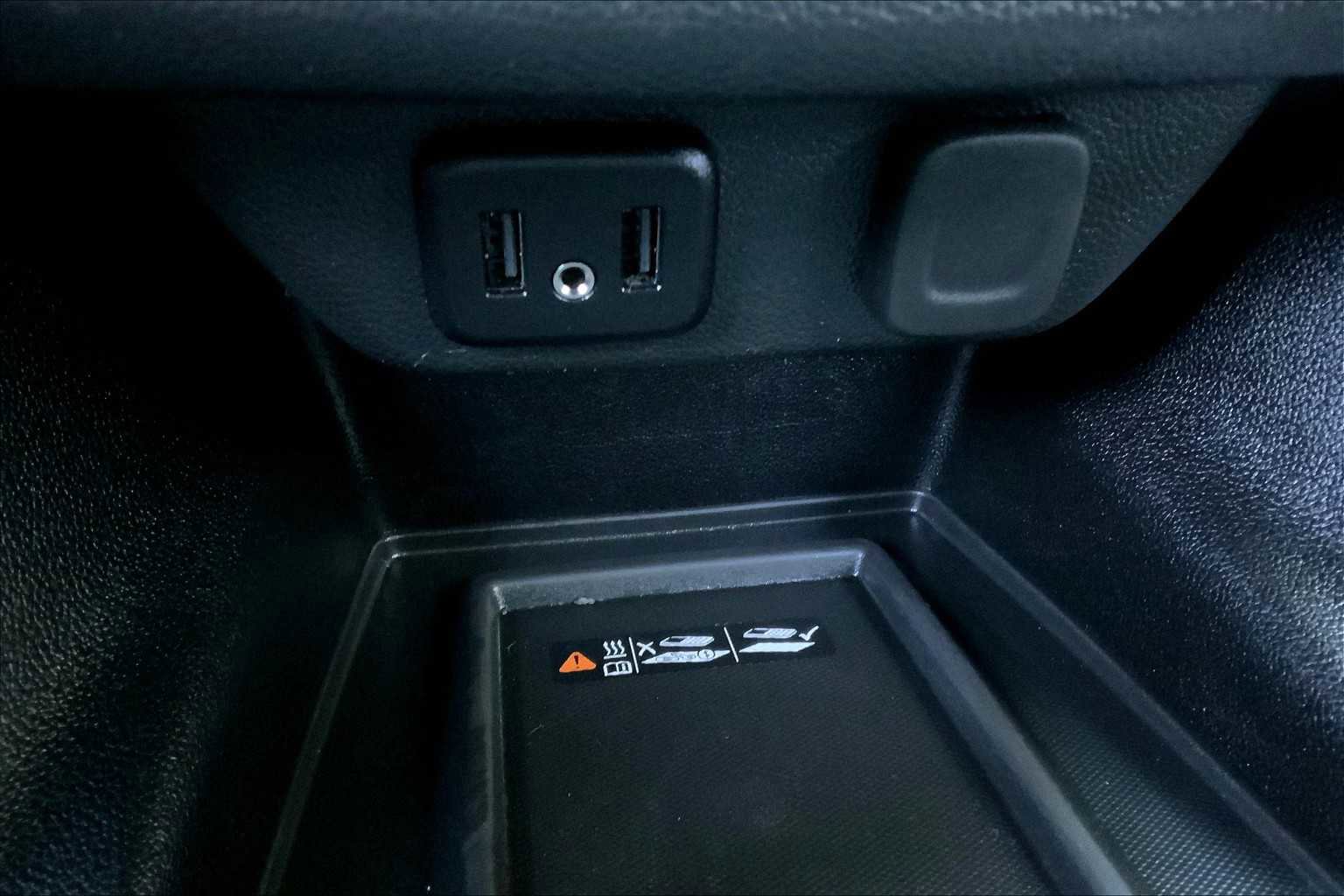 Used 2023 Chevrolet Traverse LT image 35