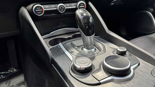 Used 2019 Alfa Romeo Giulia w/ Quick Order Package 22K Sport RWD image 20