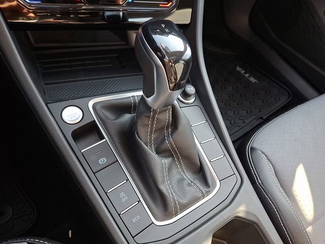 New 2026 Volkswagen Jetta SE image 8