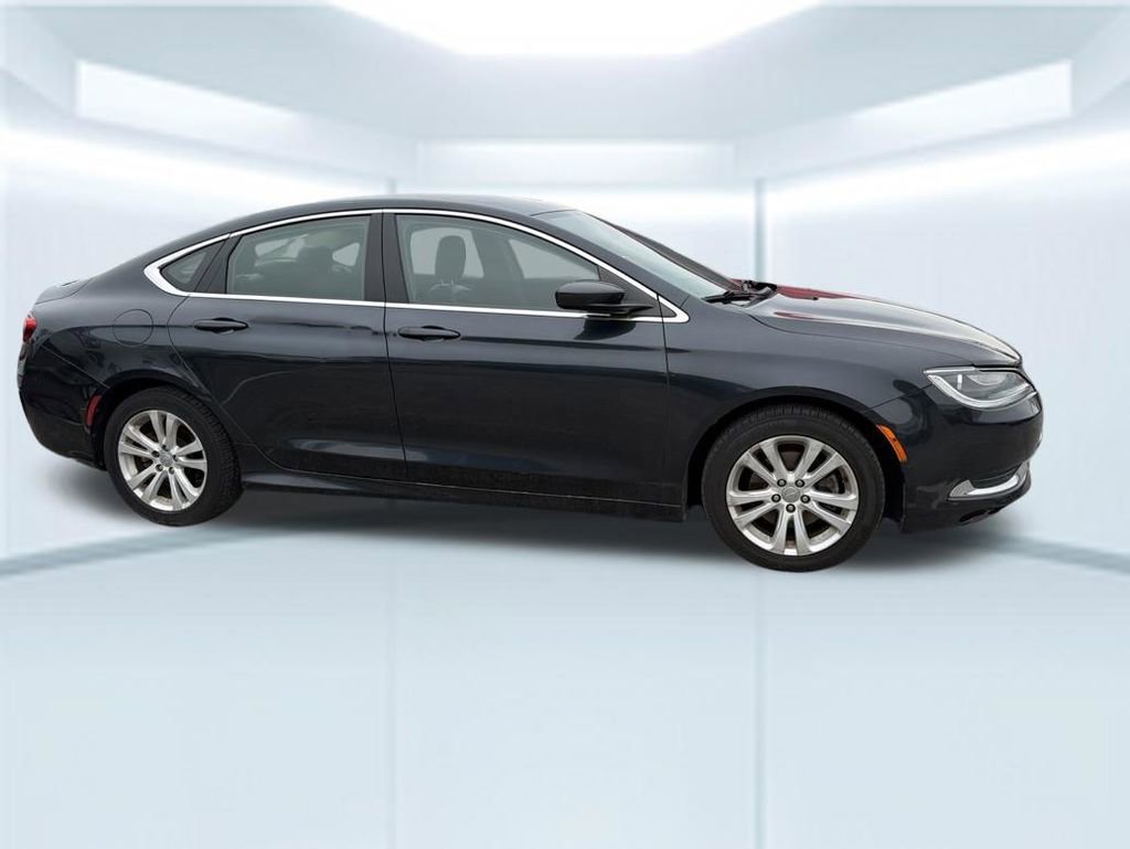 Used 2017 Chrysler 200 Limited Platinum FWD image 8