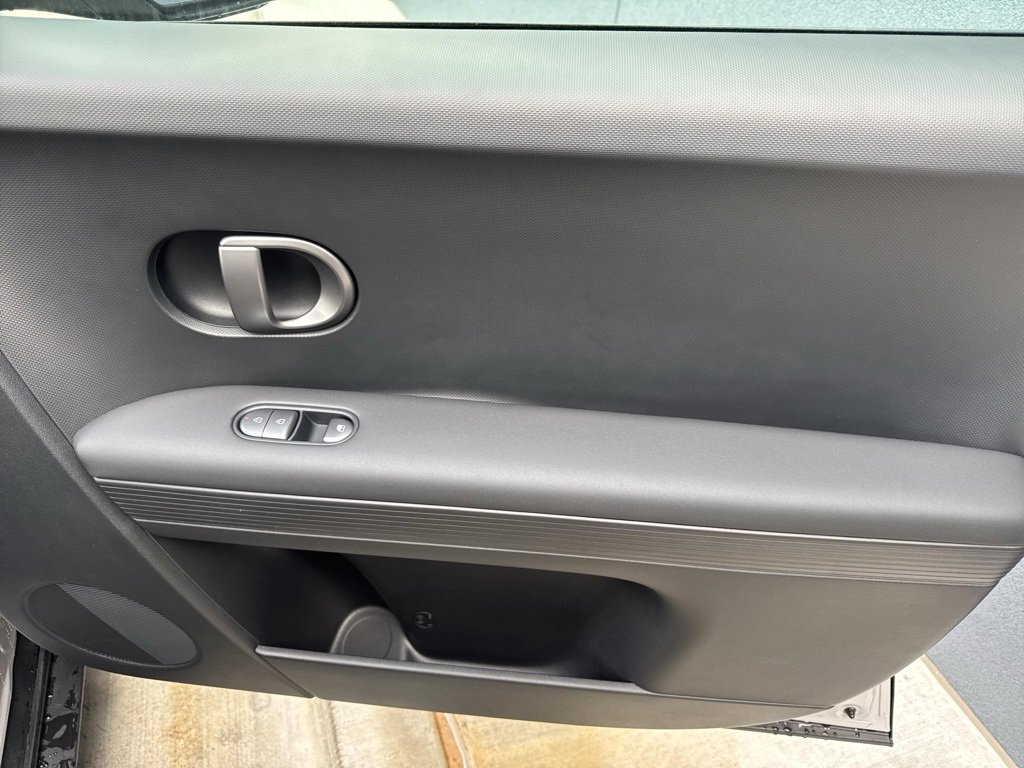New 2026 Hyundai Ioniq 5 SEL image 17