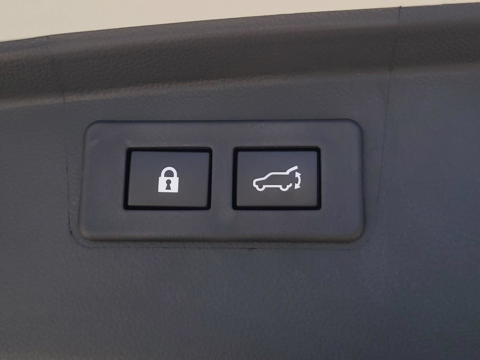 Used 2025 Subaru Outback Premium AWD/4WD image 12
