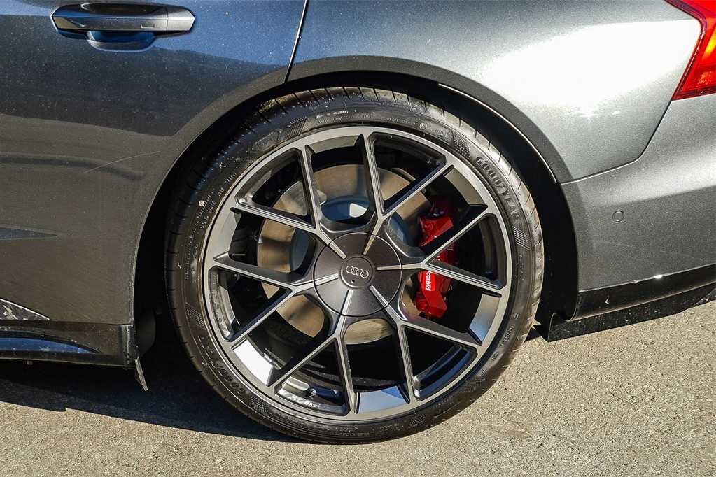 New 2026 Audi RS e-tron GT performance image 11