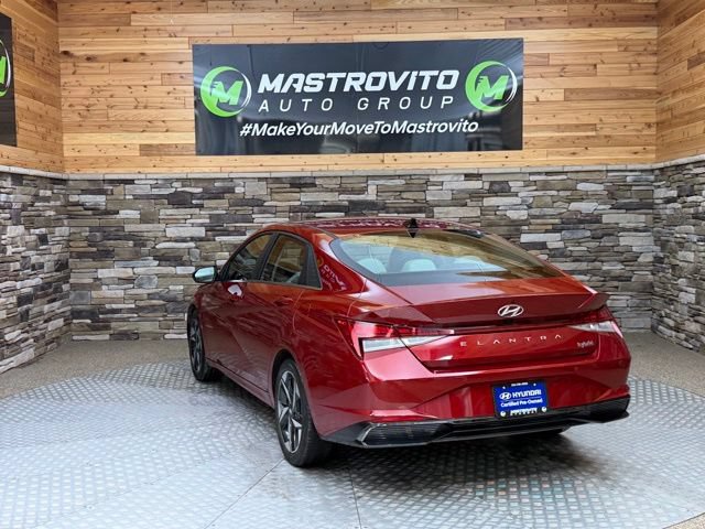 Used 2023 Hyundai Elantra Limited w/ Preferred Accessory Package FWD image 7