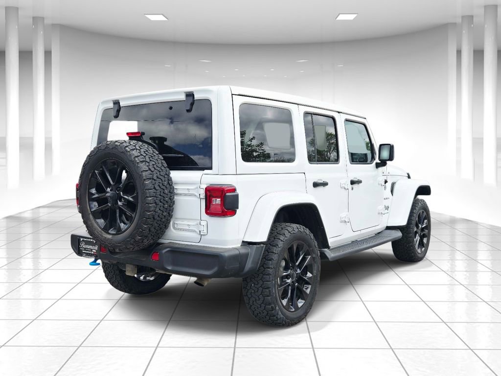 Used 2023 Jeep Wrangler Unlimited Sahara w/ Cold Weather Group AWD/4WD image 3