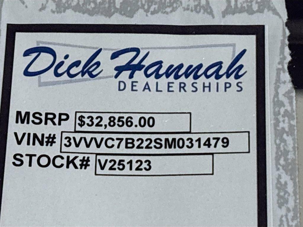 New 2025 Volkswagen Taos SE image 25