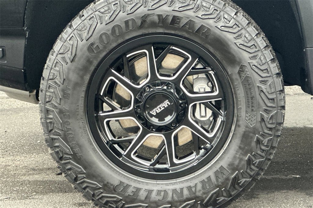 Used 2024 Chevrolet Silverado 1500 ZR2 w/ Technology Package image 27