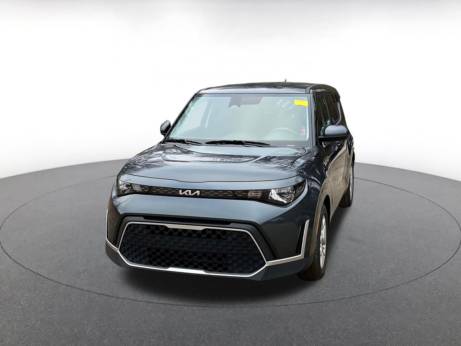 Used 2025 Kia Soul LX w/ LX Technology Package image 7