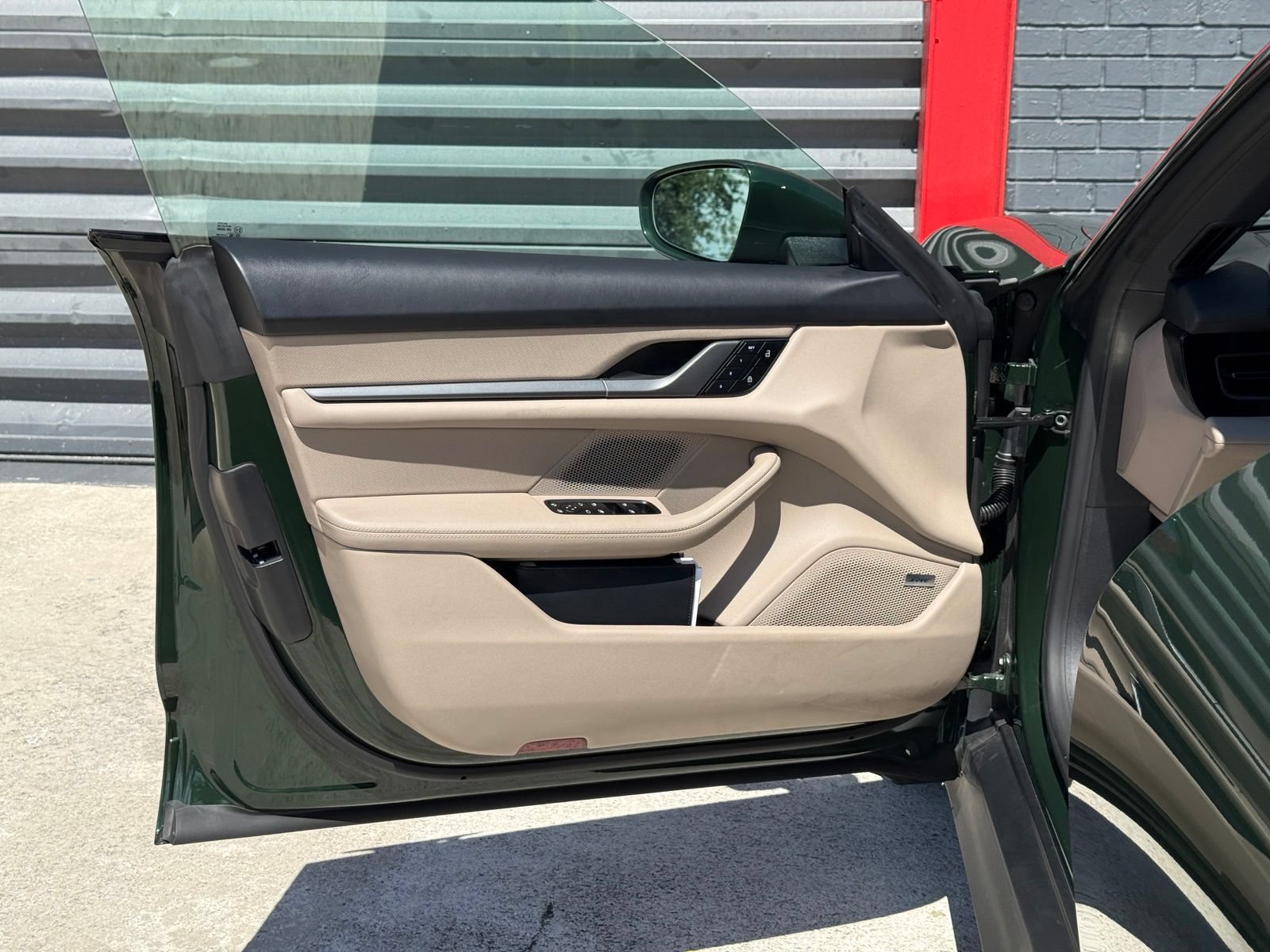Used 2025 Porsche Taycan RWD image 19