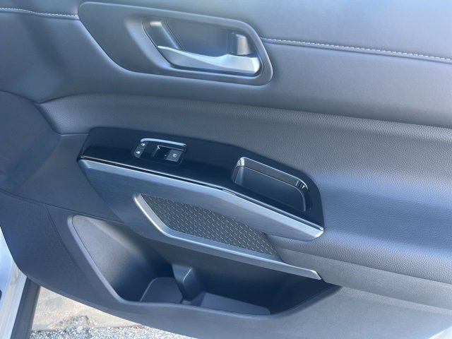 New 2025 Nissan Pathfinder SL image 20