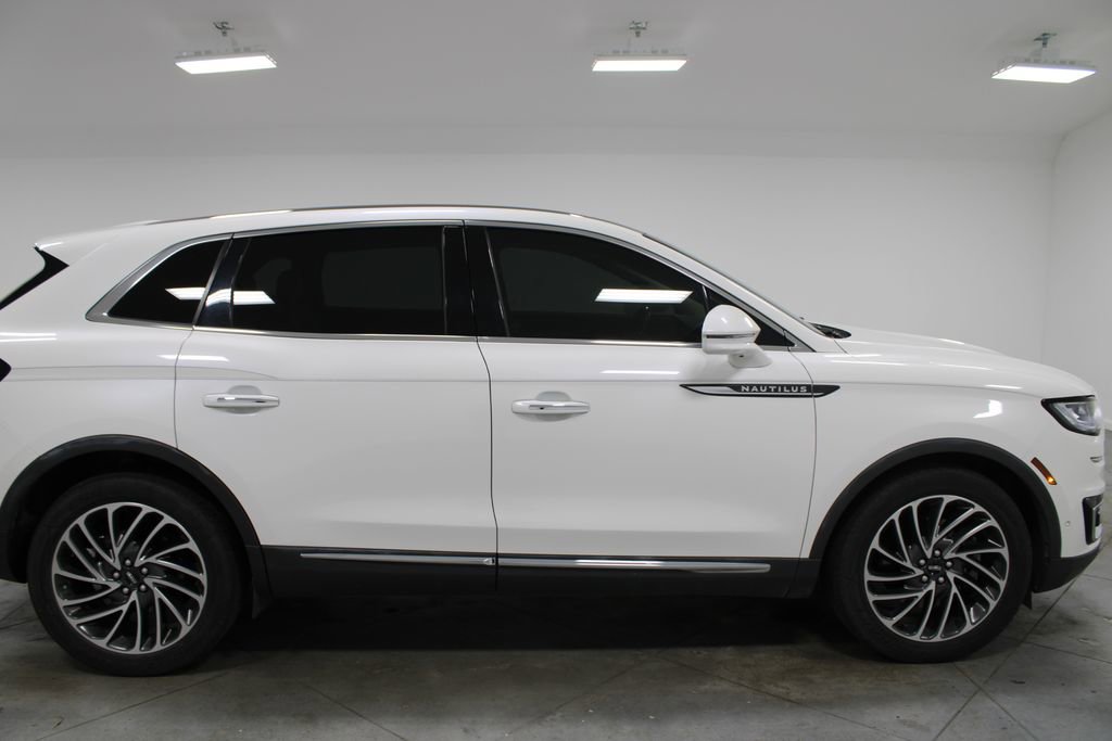 Used 2020 Lincoln Nautilus Reserve w/ Equipment Group 201A image 11