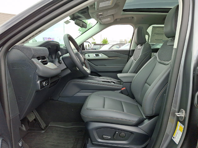 New 2026 Ford Explorer Active w/ Active Comfort Package AWD/4WD image 6