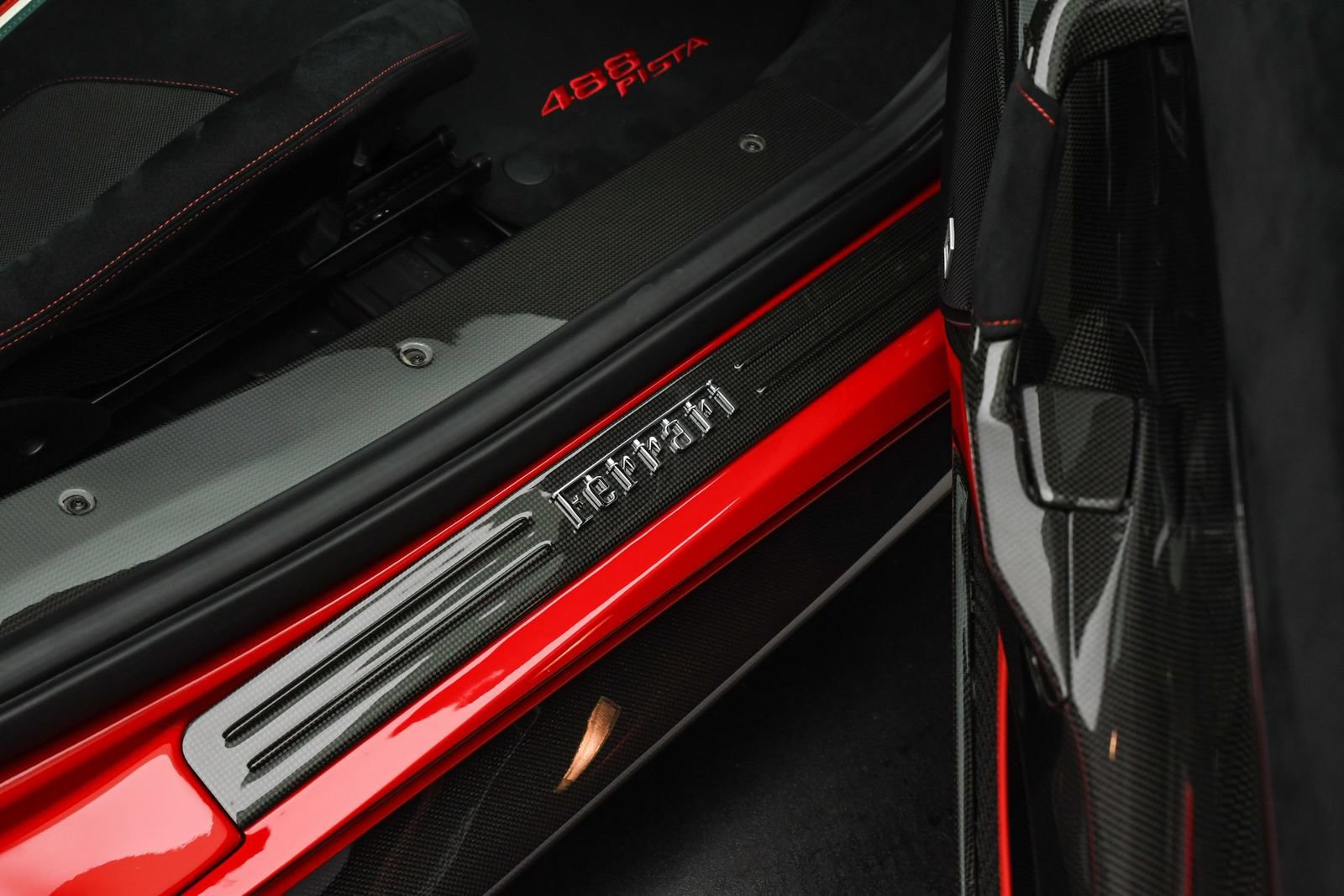 Used 2020 Ferrari 488 Pista Coupe RWD image 39