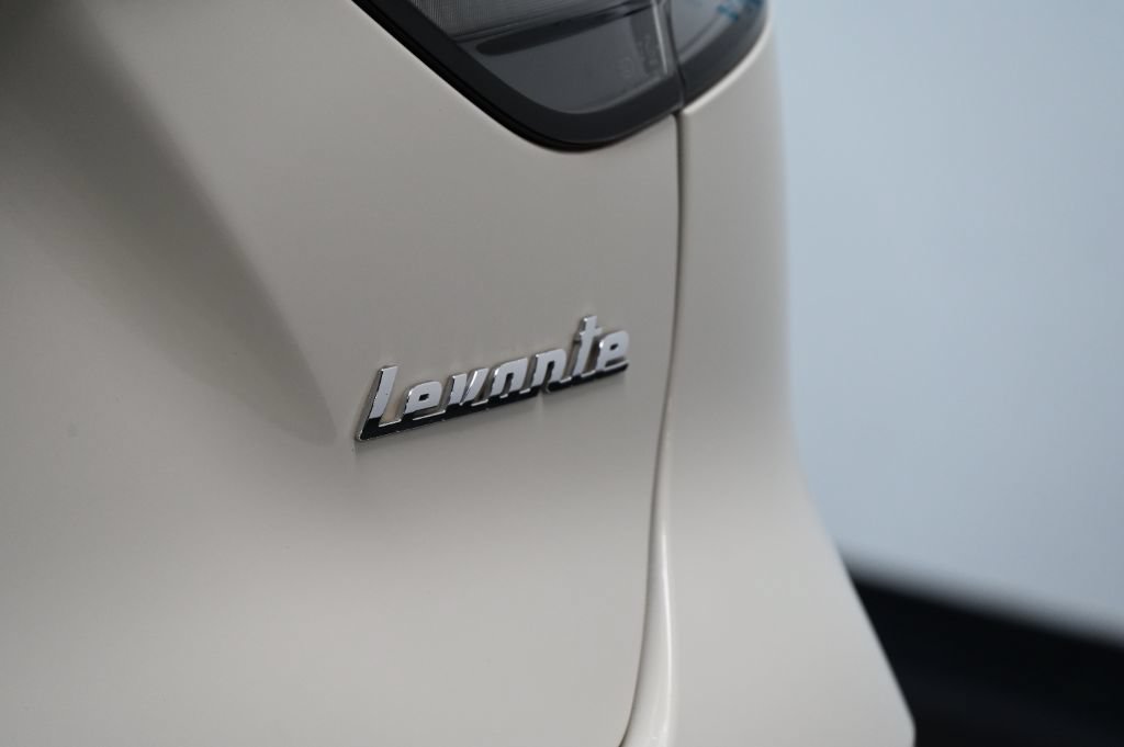 Used 2021 Maserati Levante AWD/4WD image 17