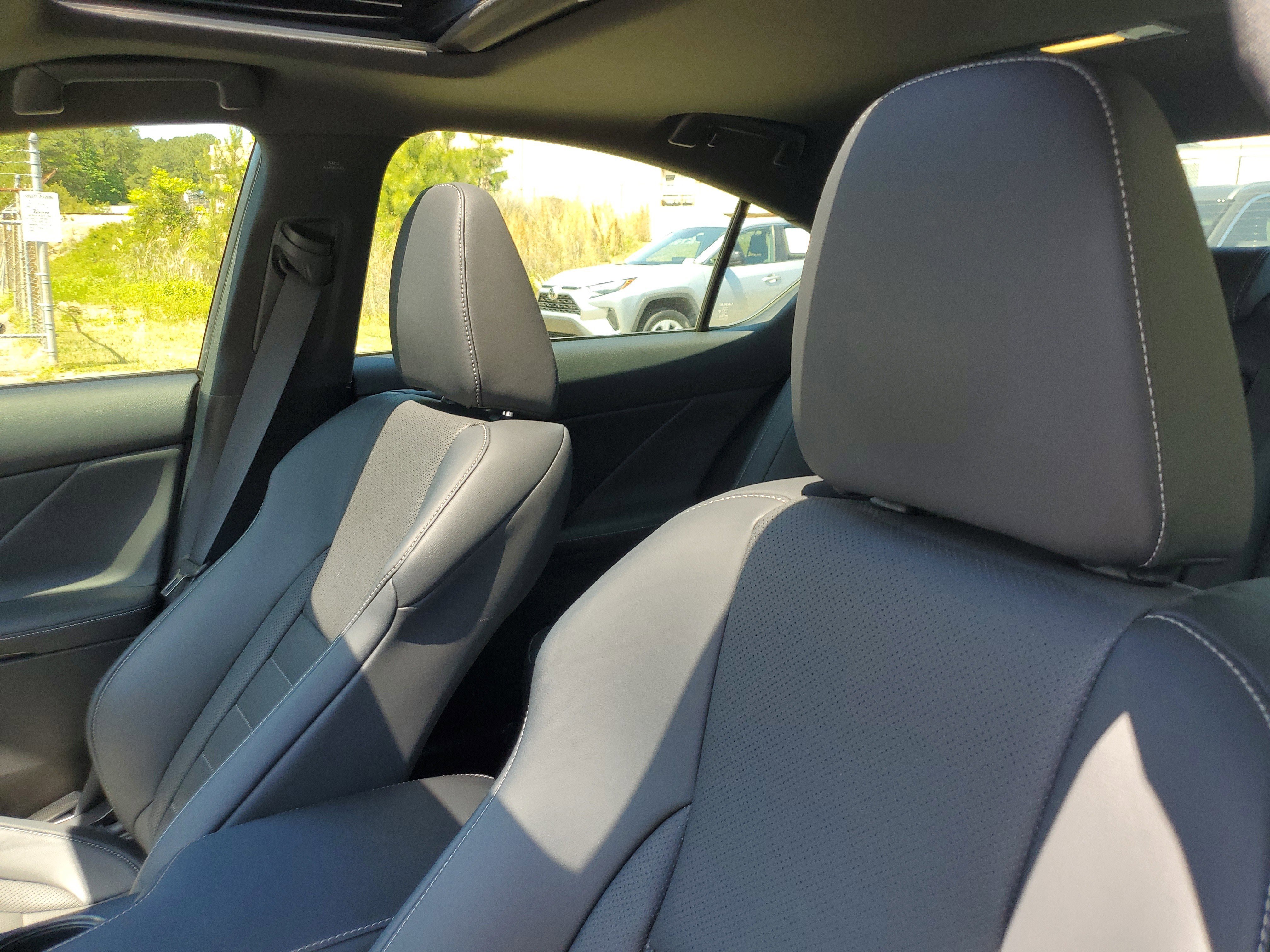 Used 2025 Lexus IS 350 F Sport w/ Accessory Package 2 RWD image 15