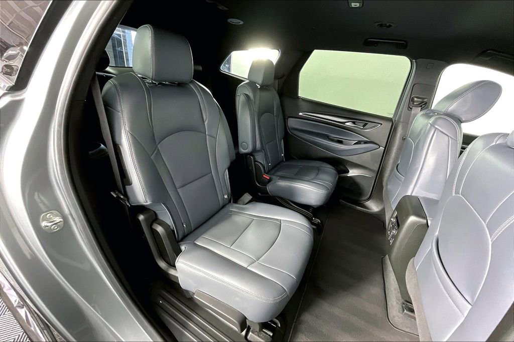 Used 2024 Buick Enclave Premium image 37