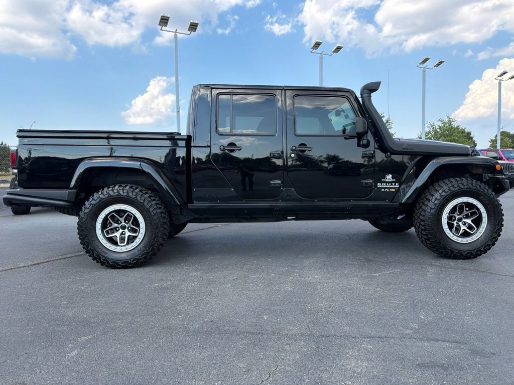 Used 2016 Jeep Wrangler Unlimited Rubicon w/ Connectivity Group AWD/4WD image 48