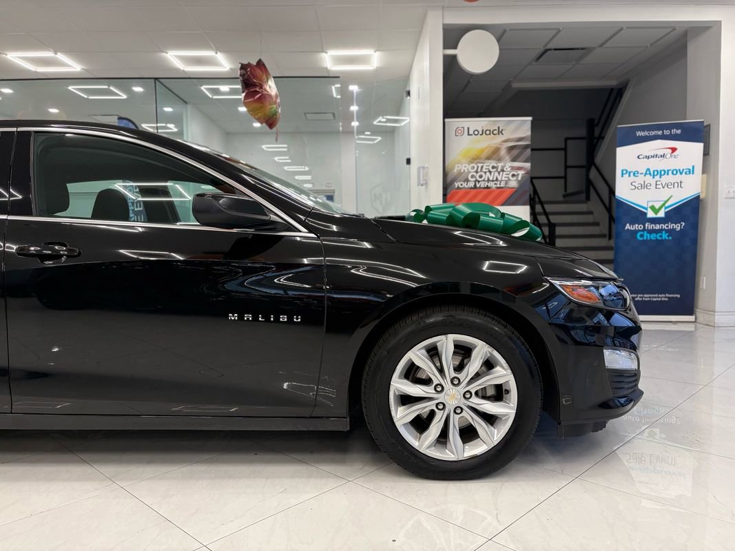 Used 2025 Chevrolet Malibu LT image 9