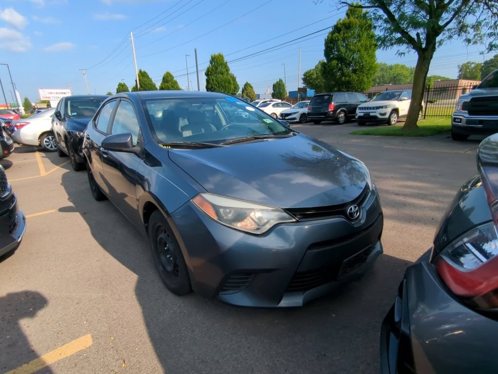 Used 2014 Toyota Corolla LE FWD image 3