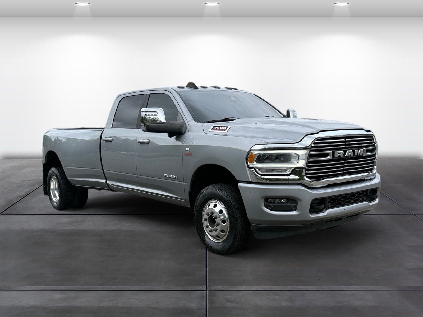 Used 2024 RAM 3500 Laramie w/ Safety Group AWD/4WD image 2
