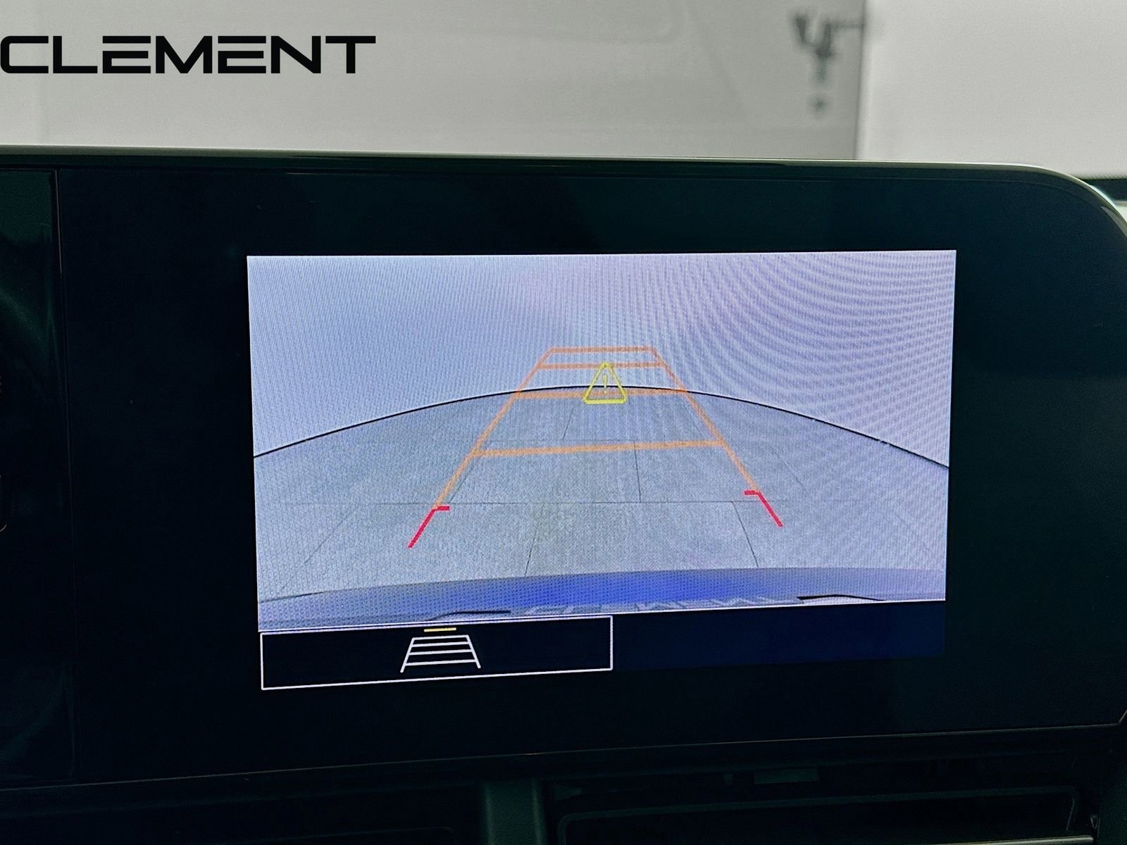 Used 2024 Chevrolet Trax LS w/ LS Convenience Package image 19