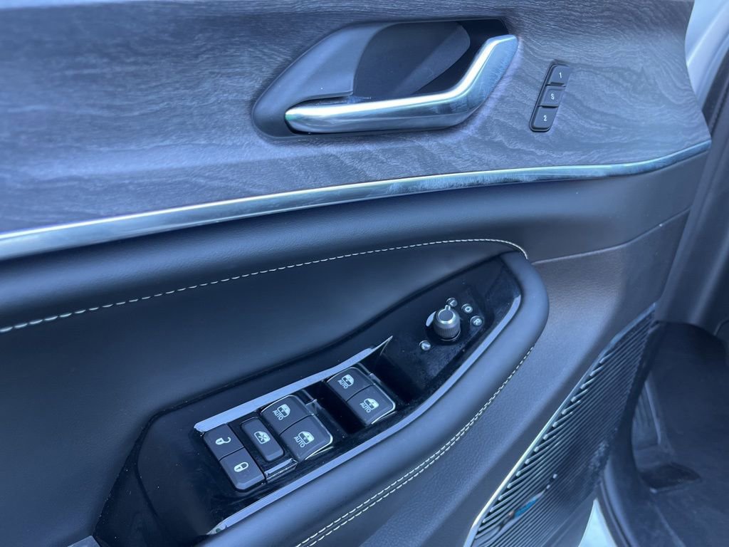 Used 2023 Jeep Grand Cherokee Overland image 27