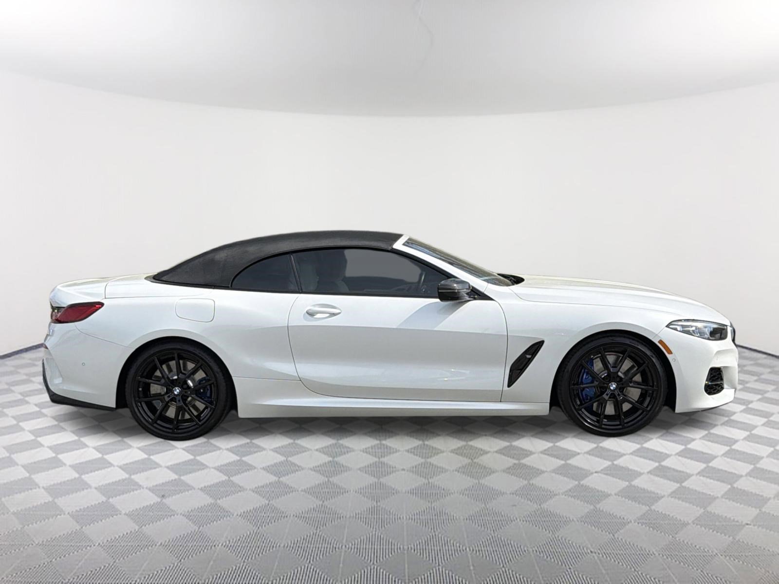 Used 2022 BMW M850i xDrive M850i xDrive Convertible w/ M Carbon Exterior Package image 5