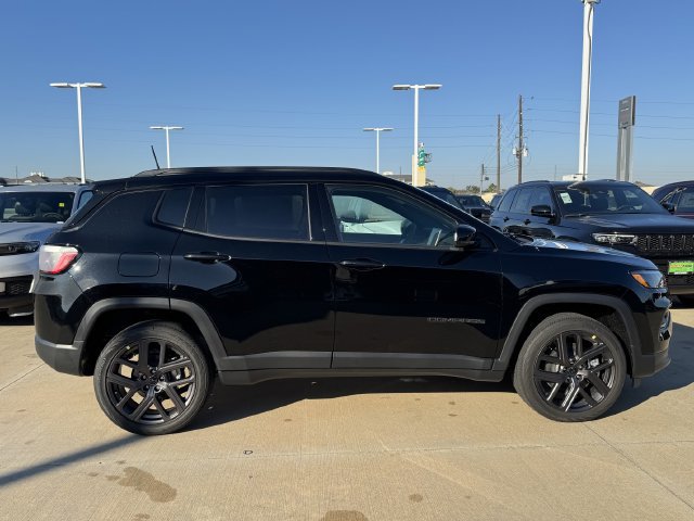 New 2026 Jeep Compass Limited AWD/4WD image 3