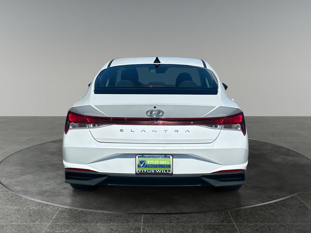 Used 2022 Hyundai Elantra SEL w/ Cargo Package FWD image 9