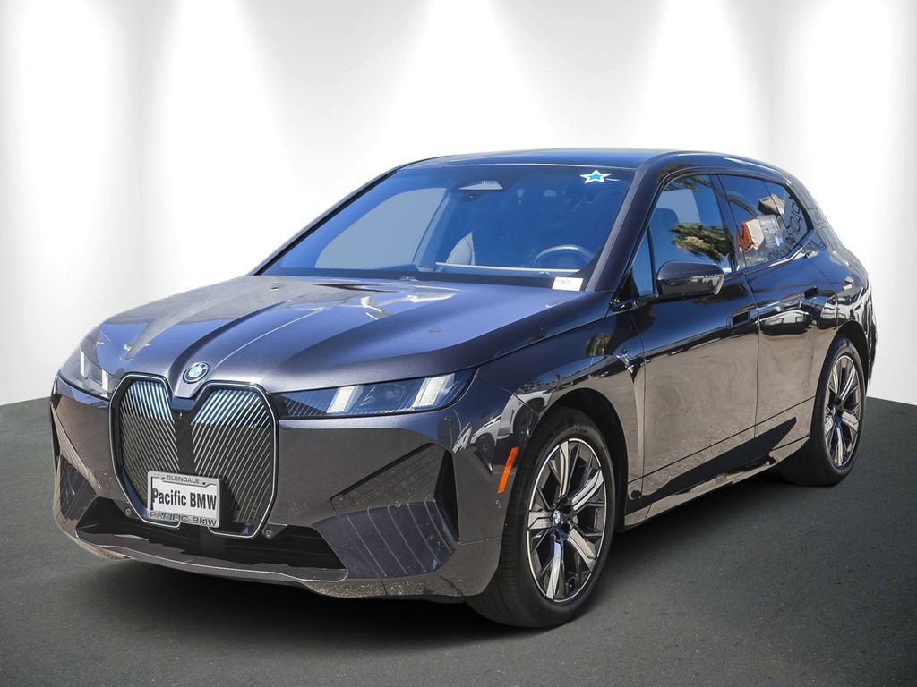 Used 2026 BMW iX xDrive45 w/ Premium Package AWD/4WD image 3