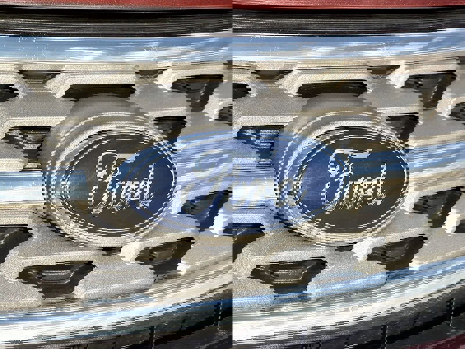 Used 2018 Ford Explorer XLT w/ Equipment Group 202A image 12