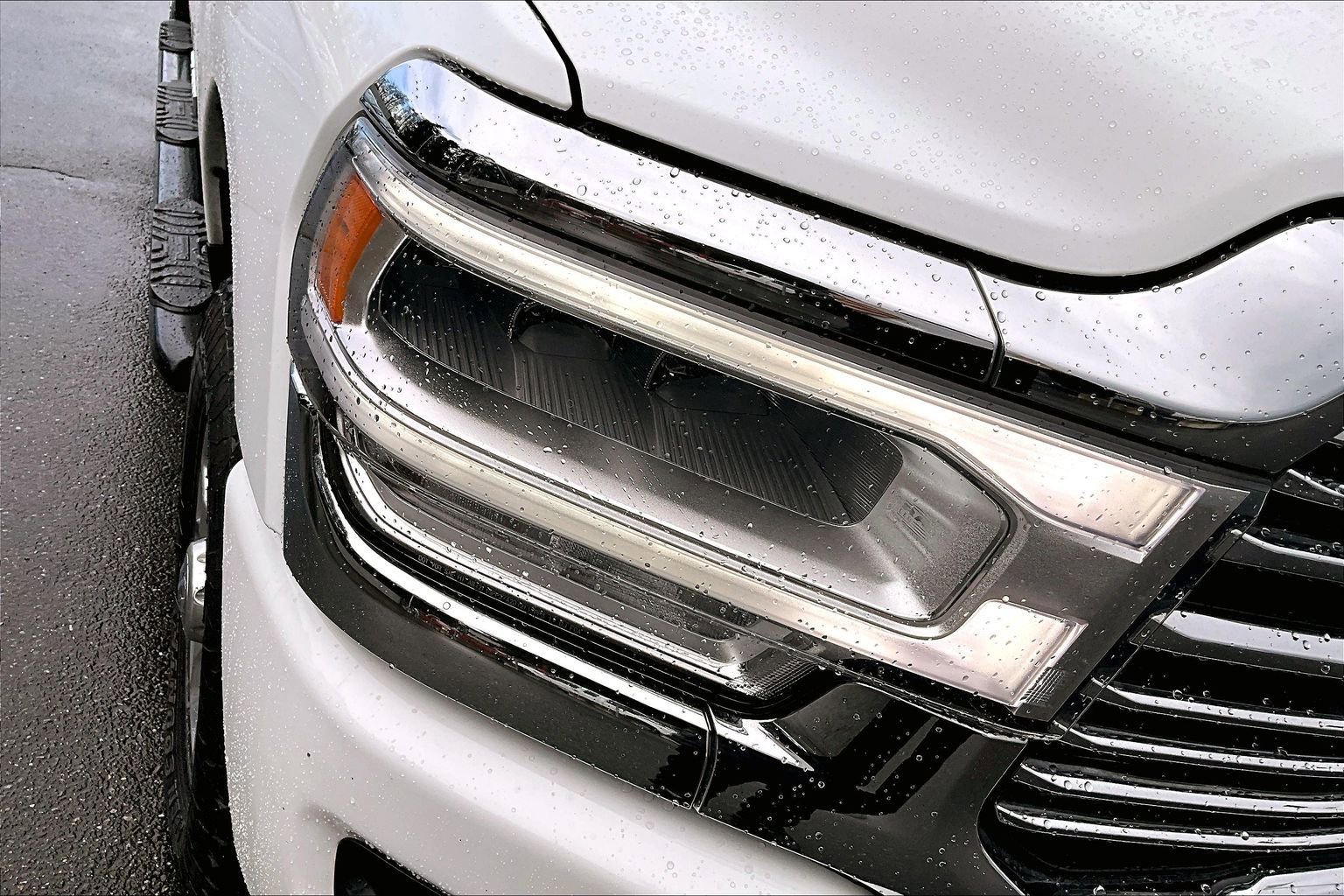 Used 2024 RAM 2500 Laramie AWD/4WD image 32