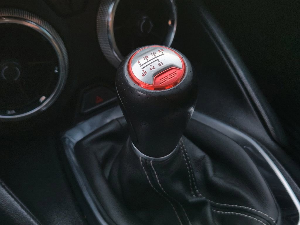 Used 2018 Chevrolet Camaro SS image 24
