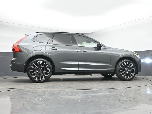 Used 2026 Volvo XC60 T8 Ultra w/ Protection Package Premier AWD/4WD image 46