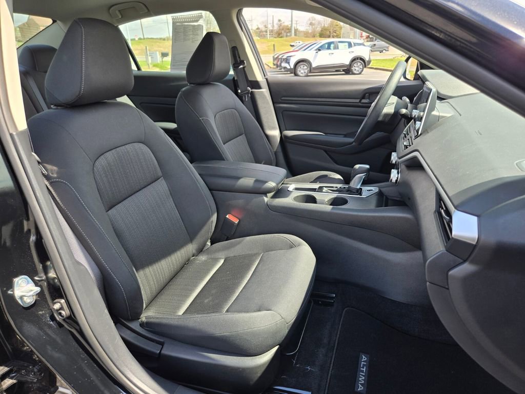 Certified 2025 Nissan Altima 2.5 S FWD image 14