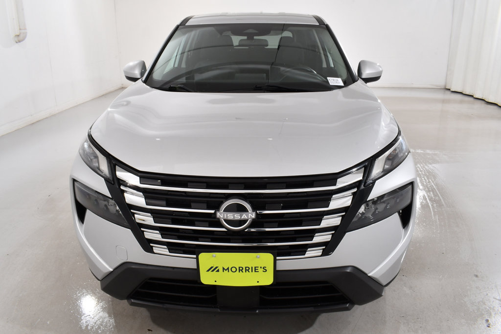 Used 2024 Nissan Rogue SV AWD/4WD image 3
