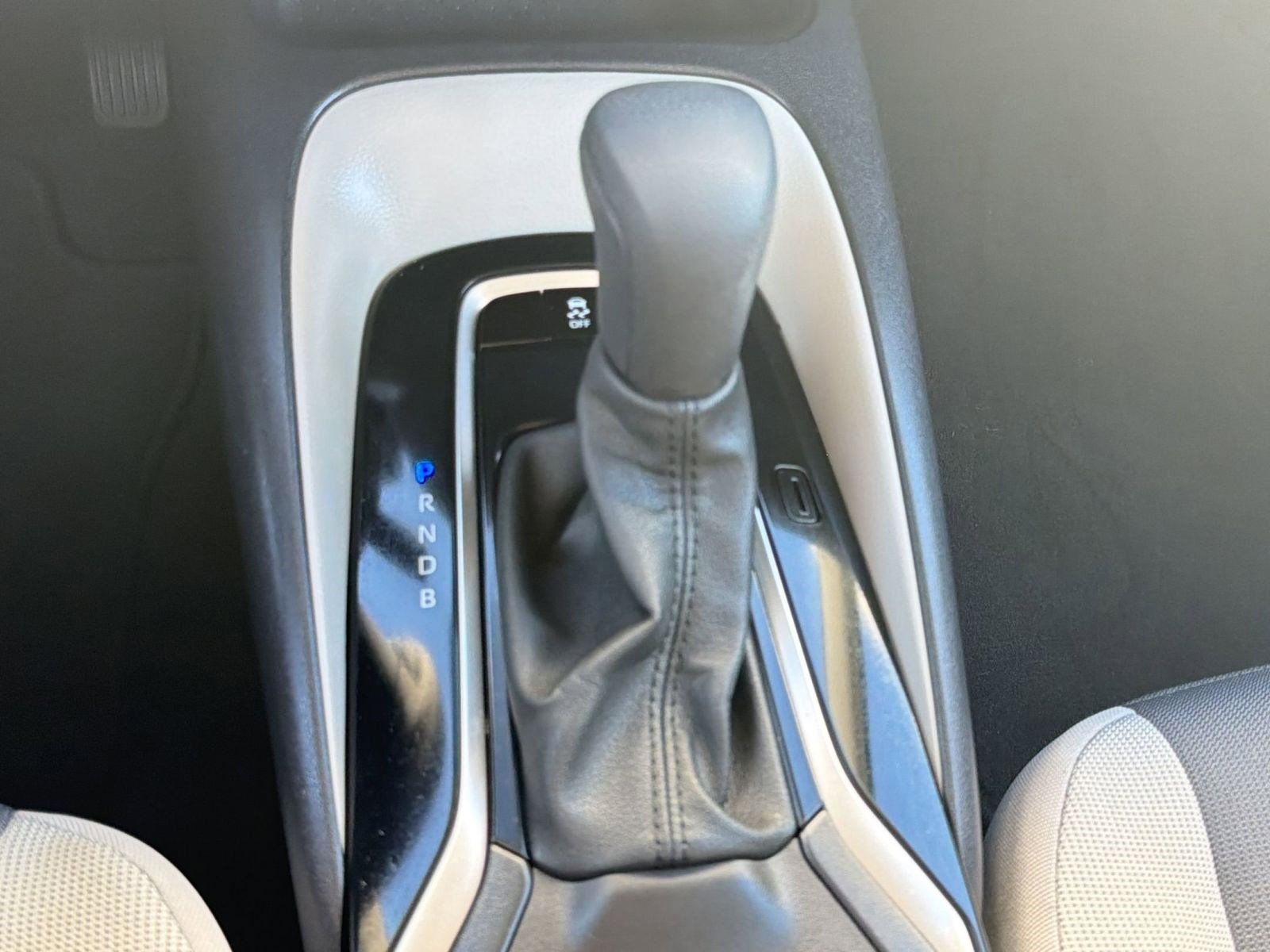 Used 2024 Toyota Corolla LE FWD image 18