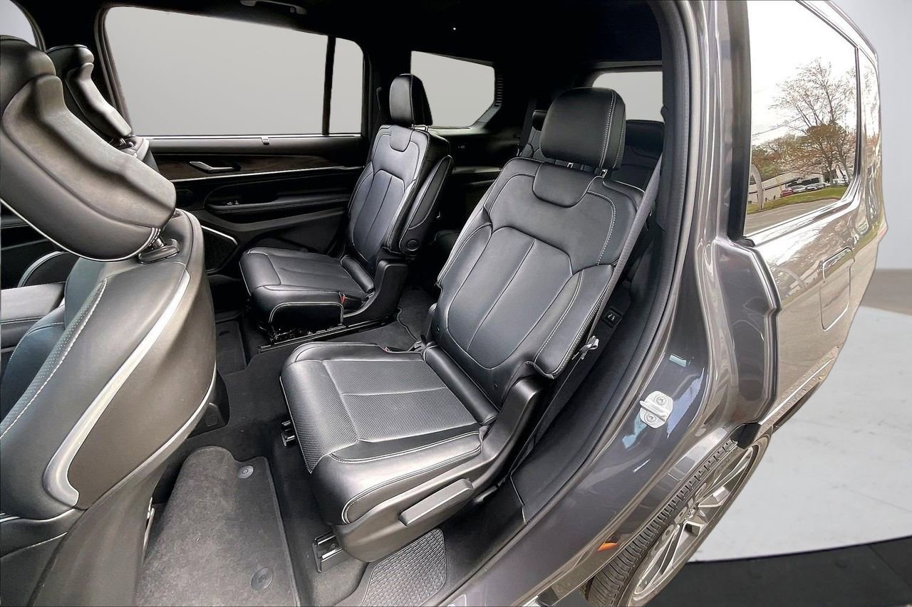 Certified 2024 Jeep Grand Cherokee L Overland w/ Luxury Tech Group IV image 24