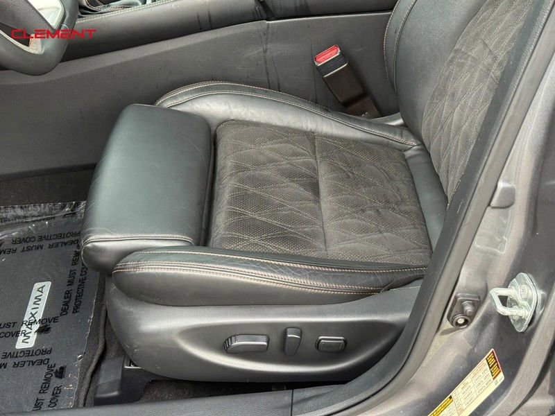 Used 2023 Nissan Maxima SR w/ Sport Mat Group image 23